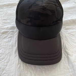 lululemon black padded mesh trucker hat camo